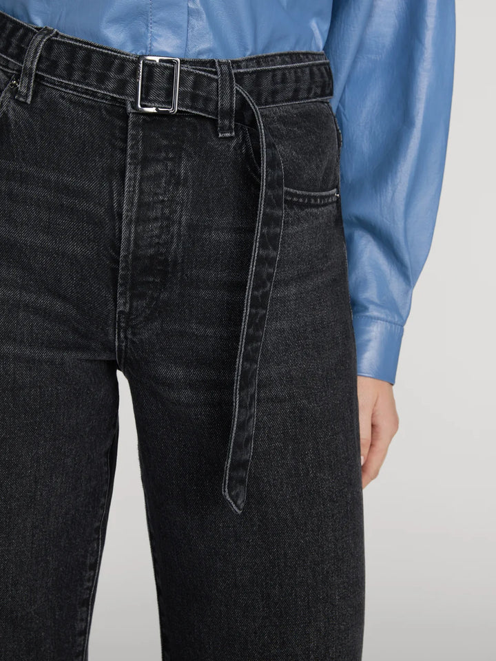 THE BELTED LOOSE