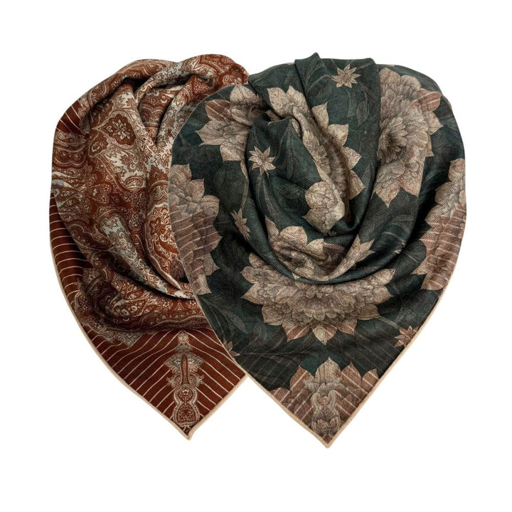 Skjerf i ull/silke m. håndsydde kanter