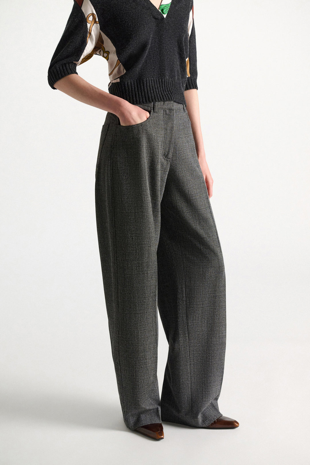 GRAPHIC TWIST pants