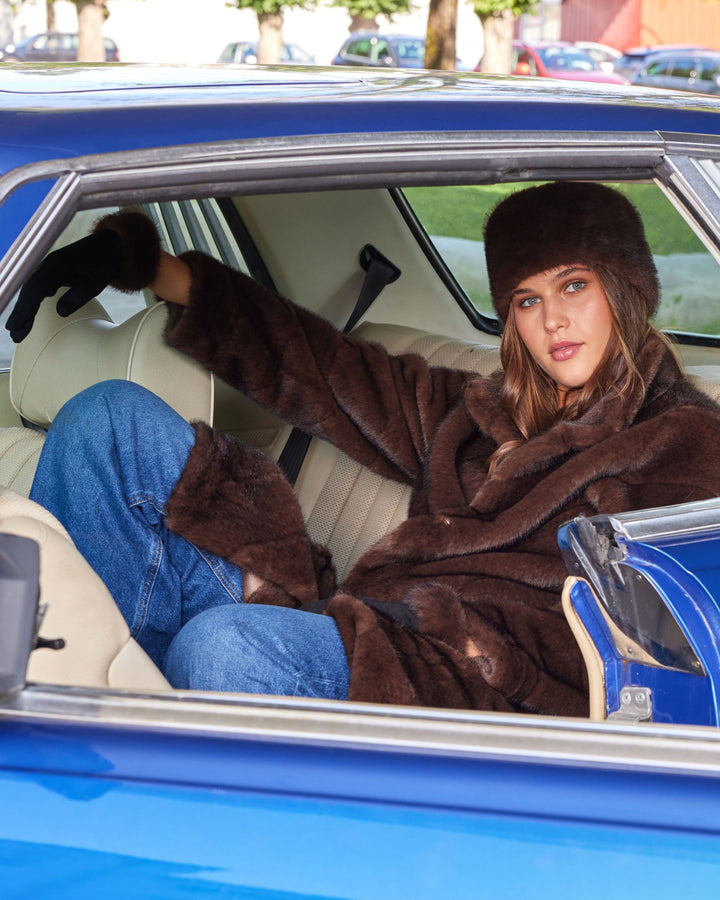 Vanter med fuskepels