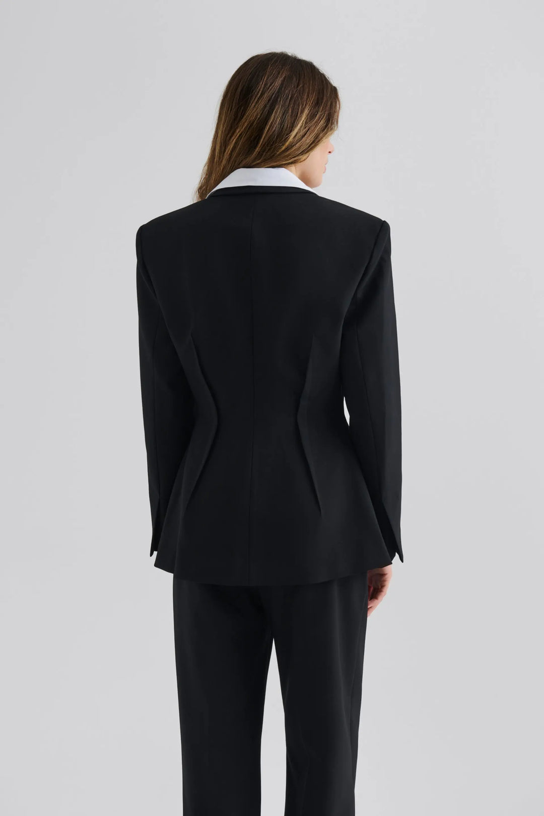 Leonne Seam Detailed Fitted Blazer