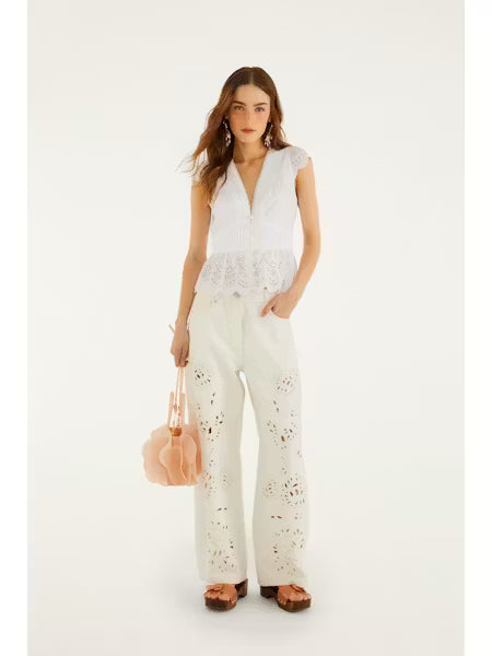 WHITE EMBROIDERY BLOUSE