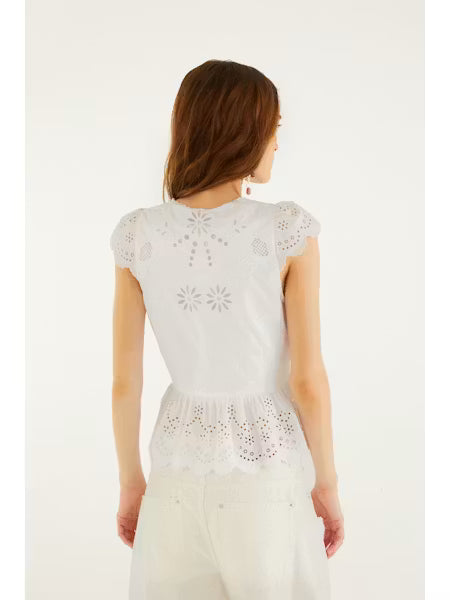 WHITE EMBROIDERY BLOUSE