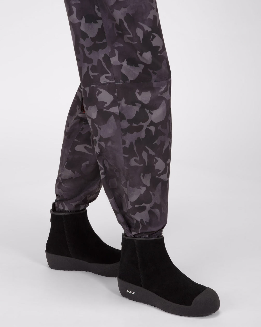 GUARD III L CALF SUEDE