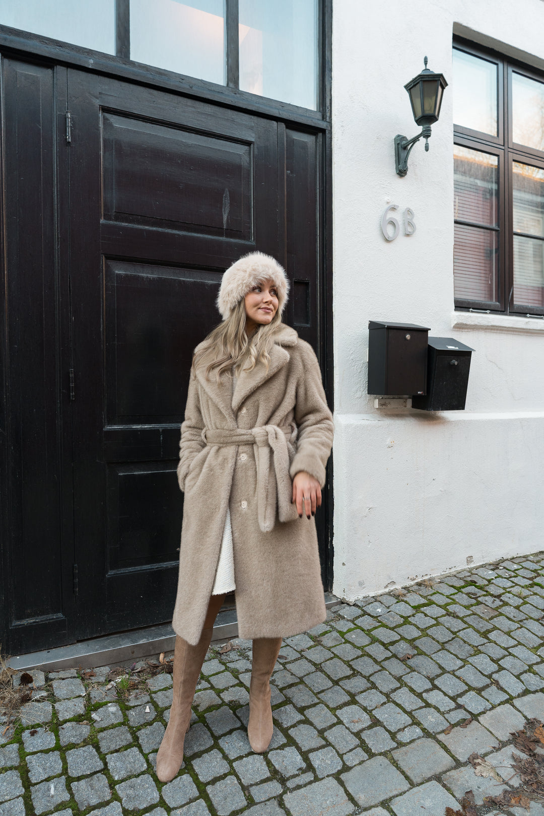 Woman's Knitted Coat