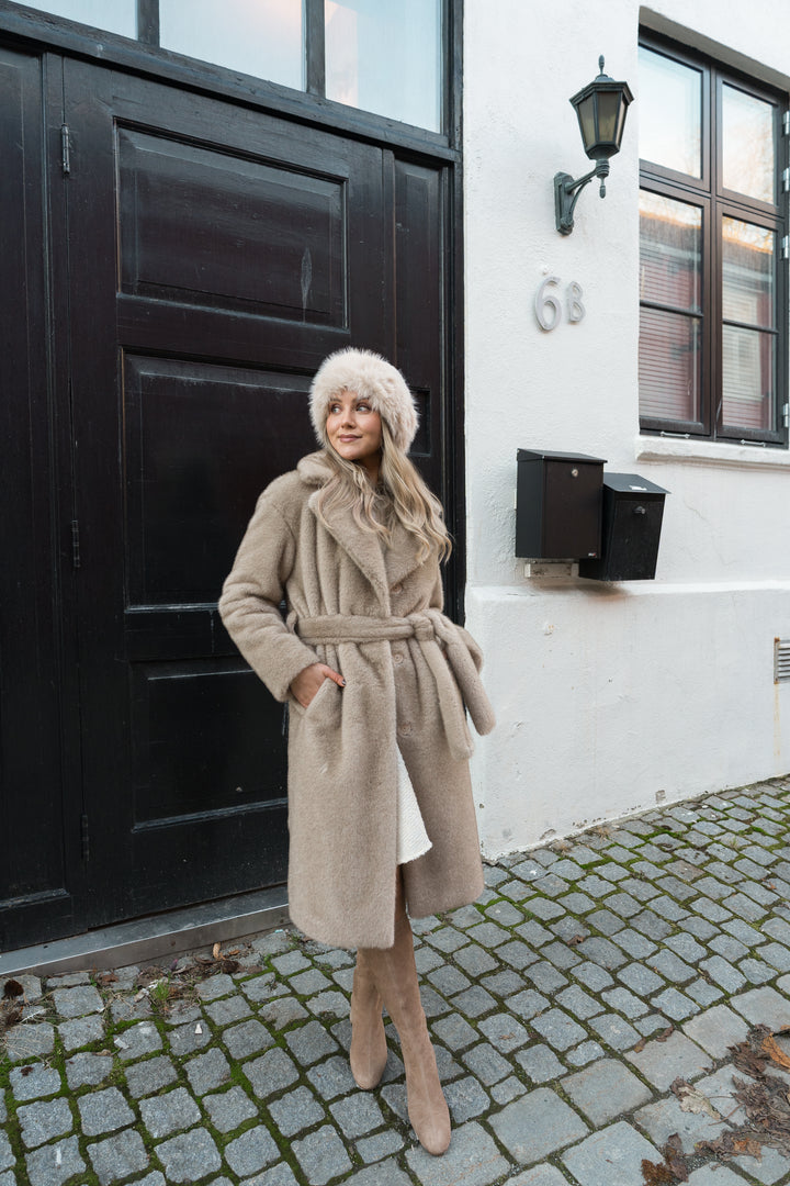 Woman's Knitted Coat