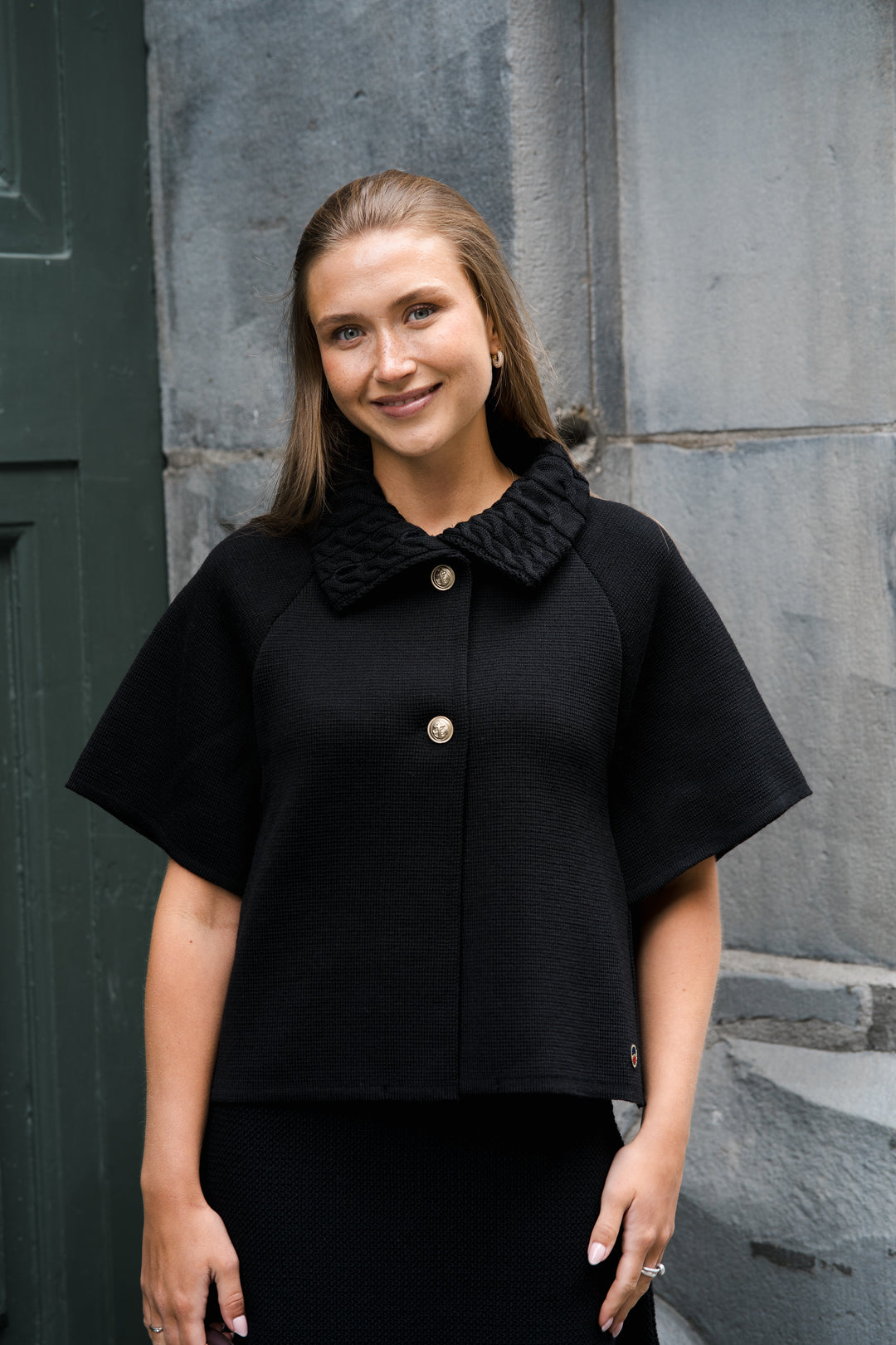 LISALOU CABLEKNIT COLLAR CAPE BLACK