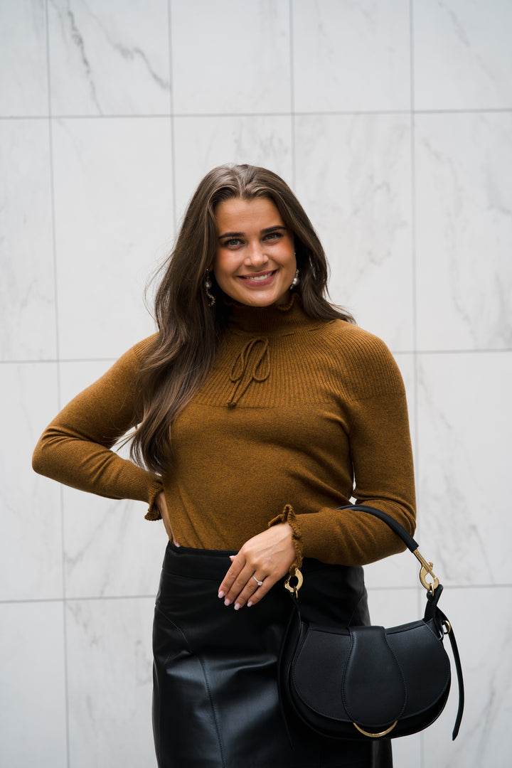 ULLA JOHNSON Maisie Cashmere Turtleneck