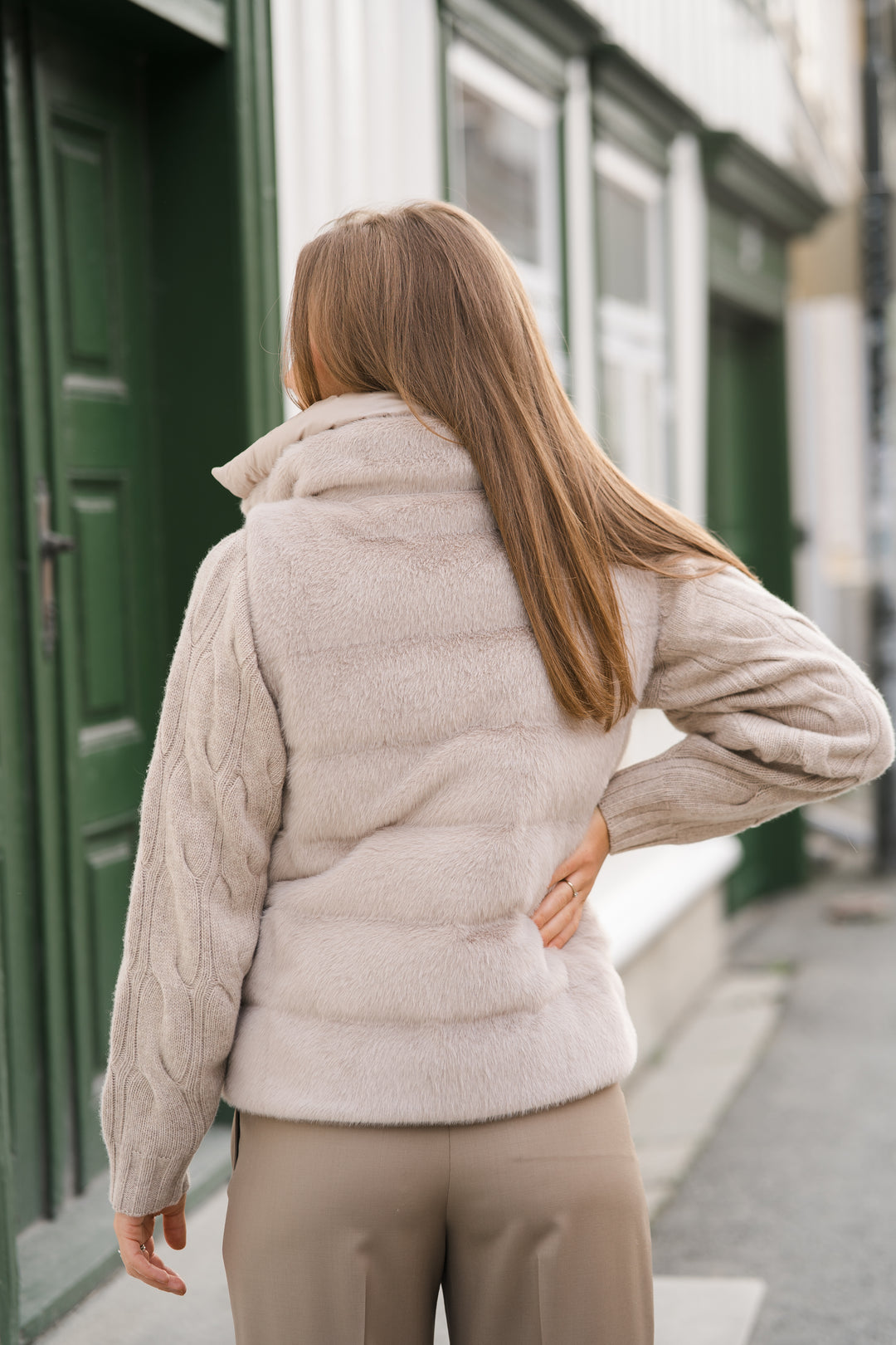 Woman's knitted Vest