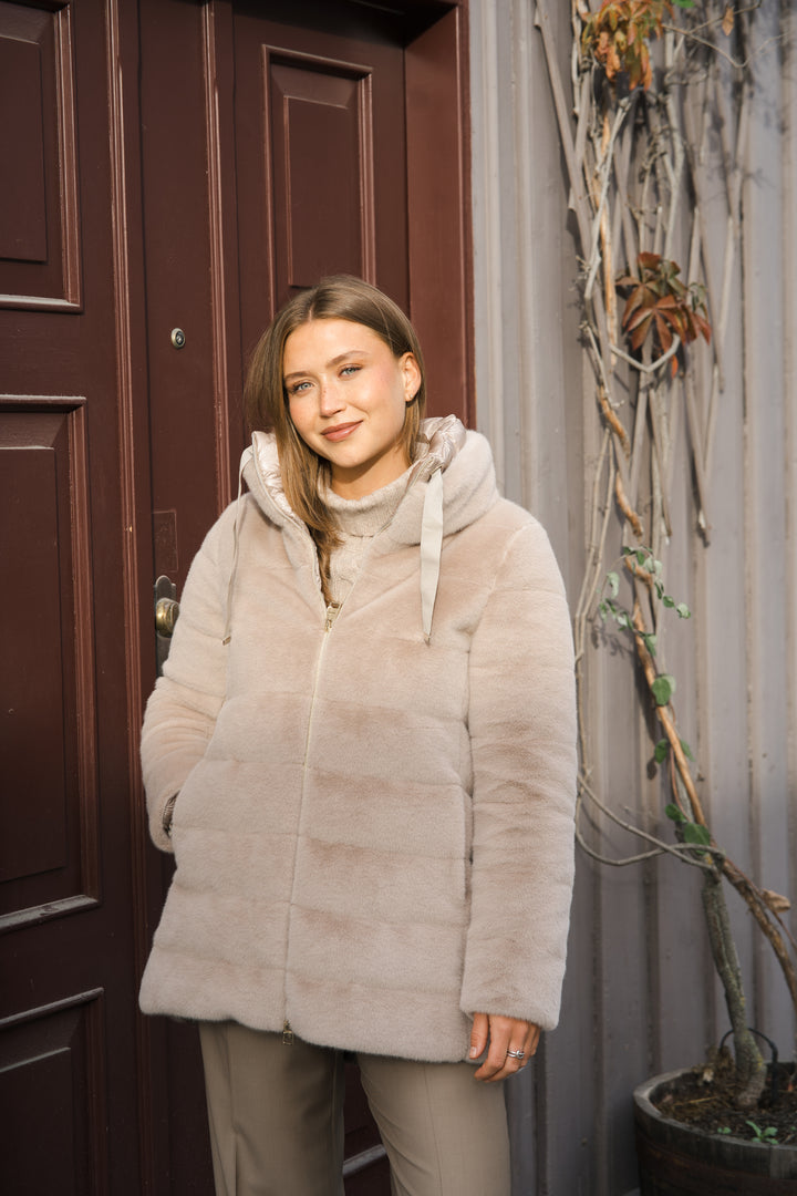 Woman's Knitted Half Coat