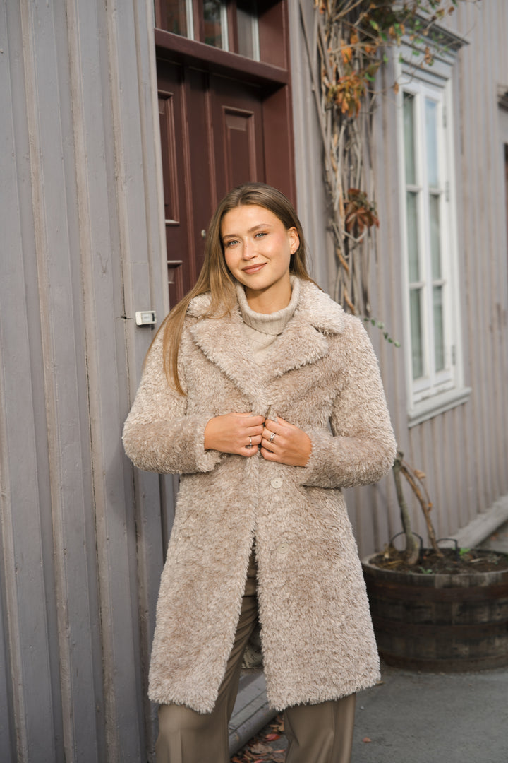 Woman's Knitted Half Coat