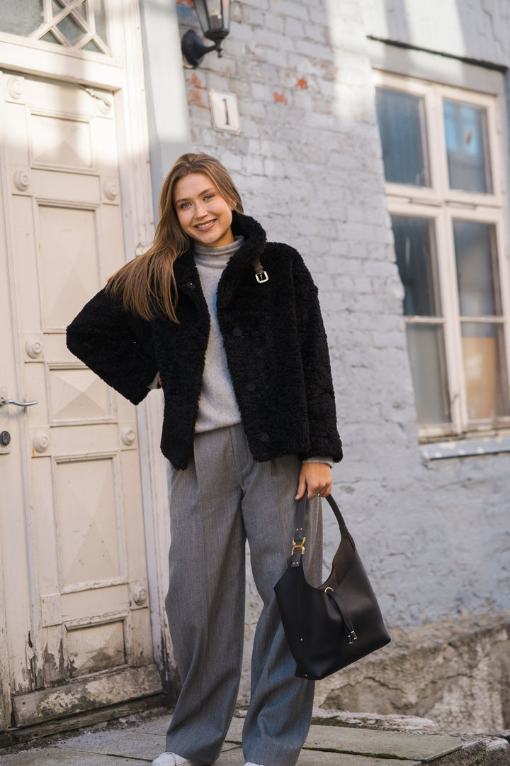 Woman's Knitted Half Coat