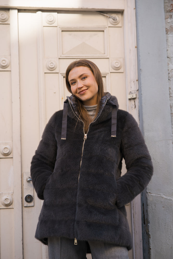 Woman's Knitted Half Coat