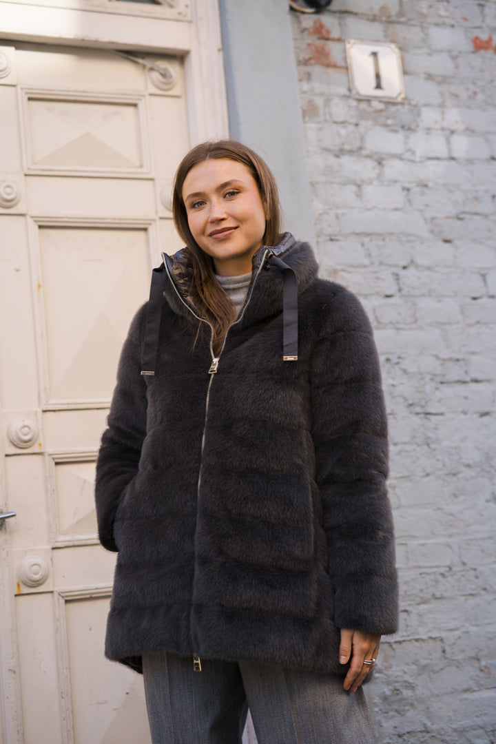 Woman's Knitted Half Coat