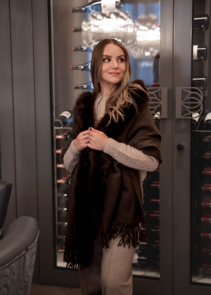 Jackie ullskjerf med fuskepels