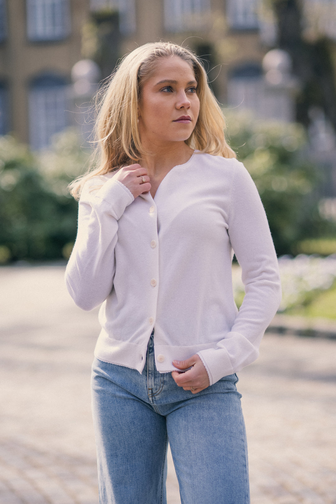 SCALLOP TRIM CARDI