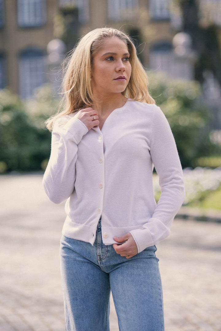 SCALLOP TRIM CARDI