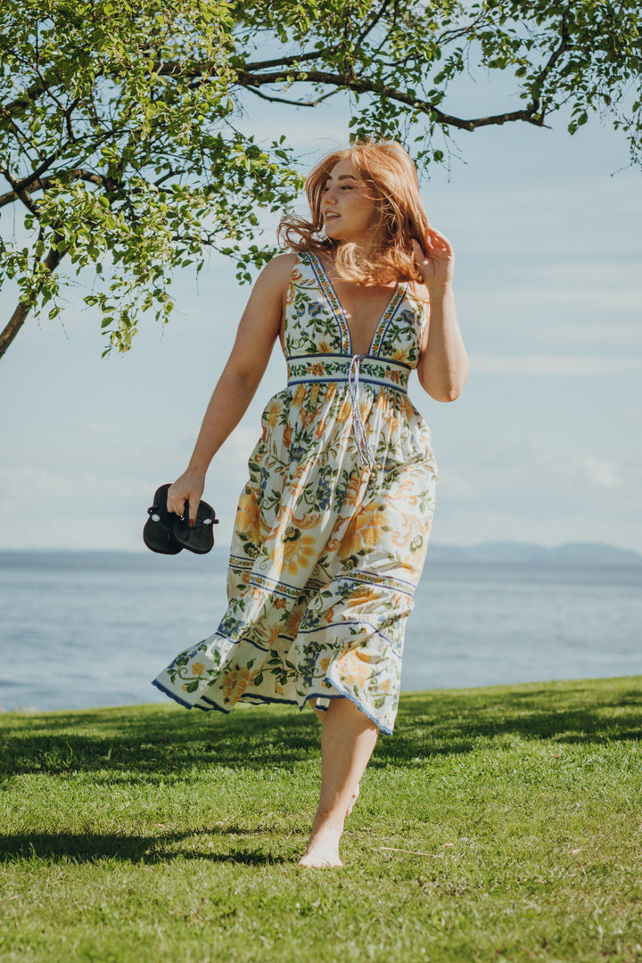 EMILY FLORAL TAPESTRY OFF-WHITE MIDI DRESS