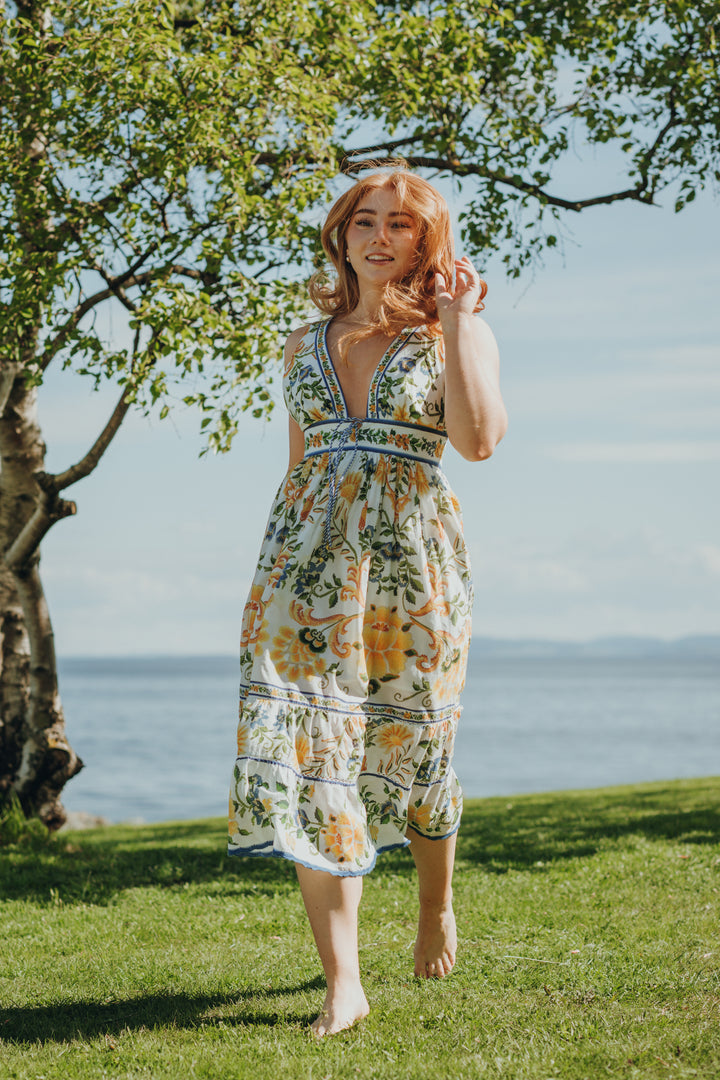 EMILY FLORAL TAPESTRY OFF-WHITE MIDI DRESS