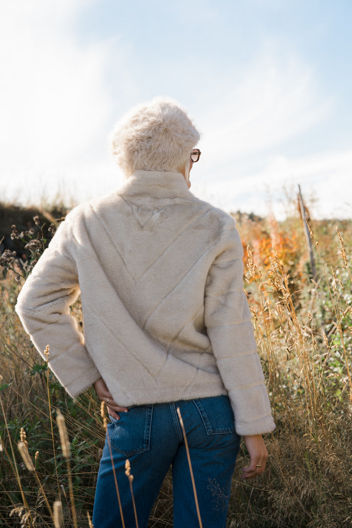 Sonja kort fuskepels jakke
