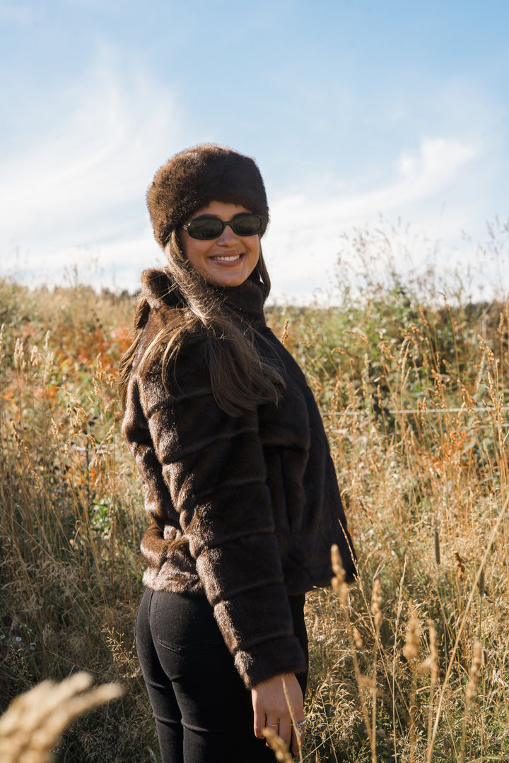 Sonja kort fuskepels jakke