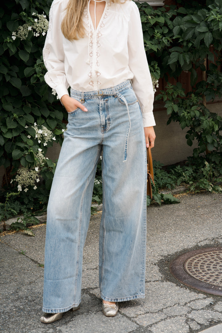 Illuminate Relaxed Flare Jean