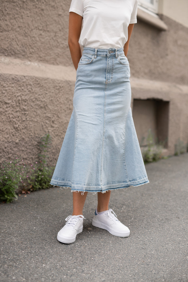 GANNI Tint Denim Midi Skirt