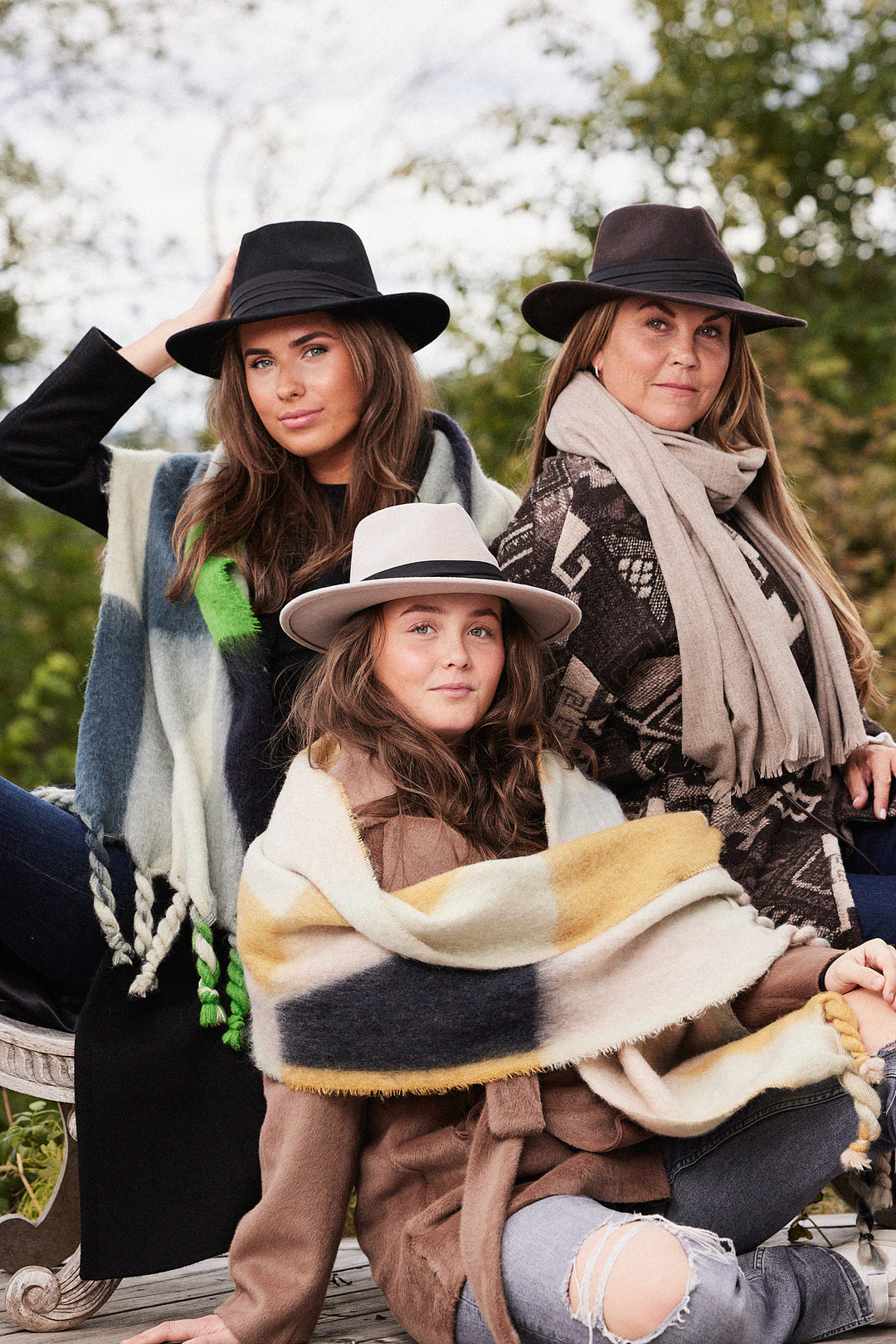 Exclusive ull hatter