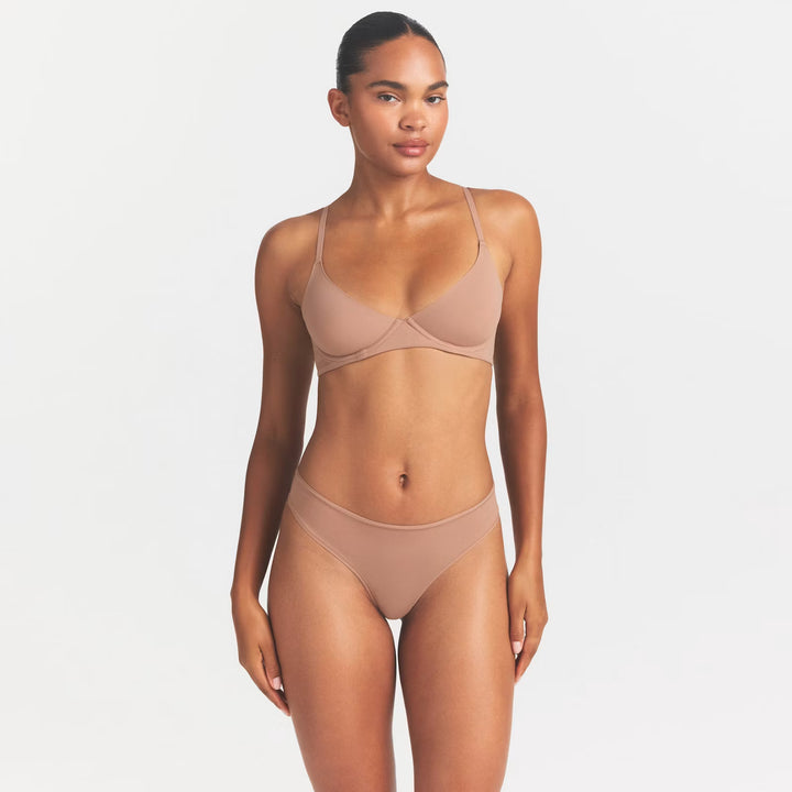 FITS EVERYBODY THONG