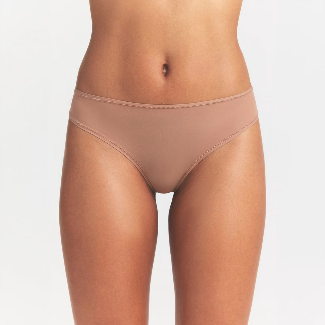 FITS EVERYBODY THONG