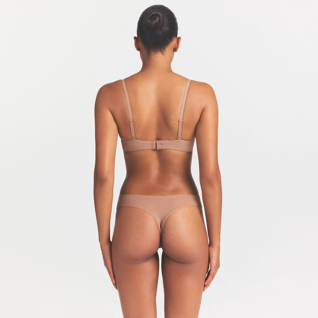 FITS EVERYBODY THONG