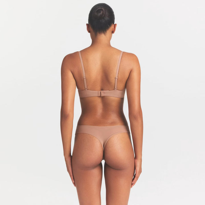 FITS EVERYBODY THONG
