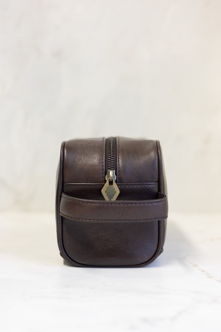 Hombre washbag - brown leather with multi stitching