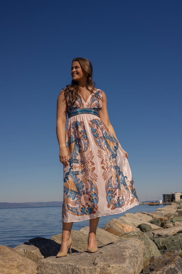 GARDEN SCARF SOFT PINK MIDI DRESS