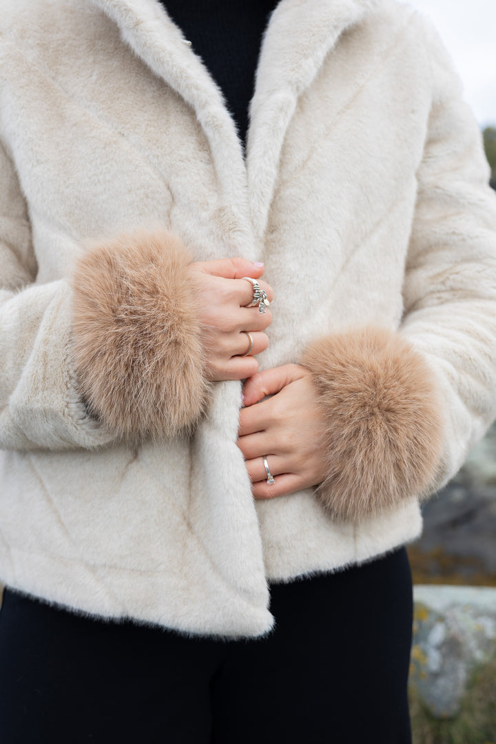 Fuskepels Arm Cuffs Camel