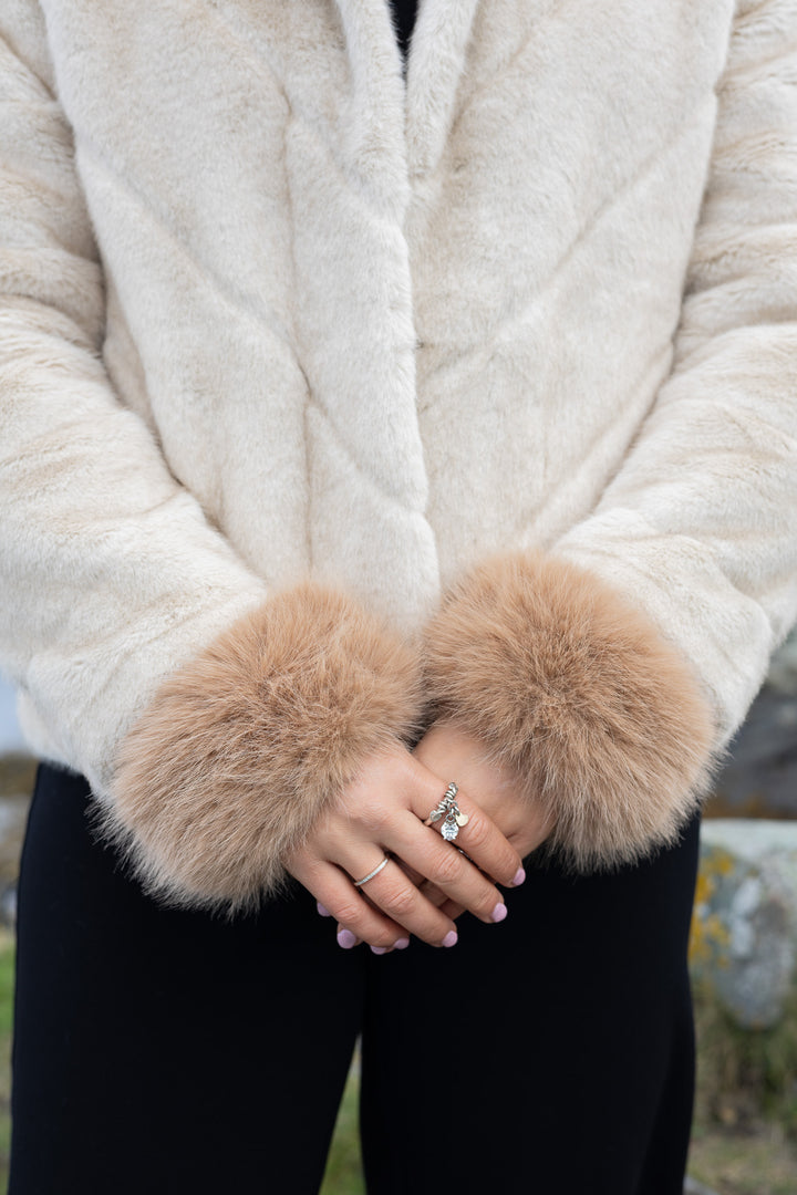 Fuskepels Arm Cuffs Camel