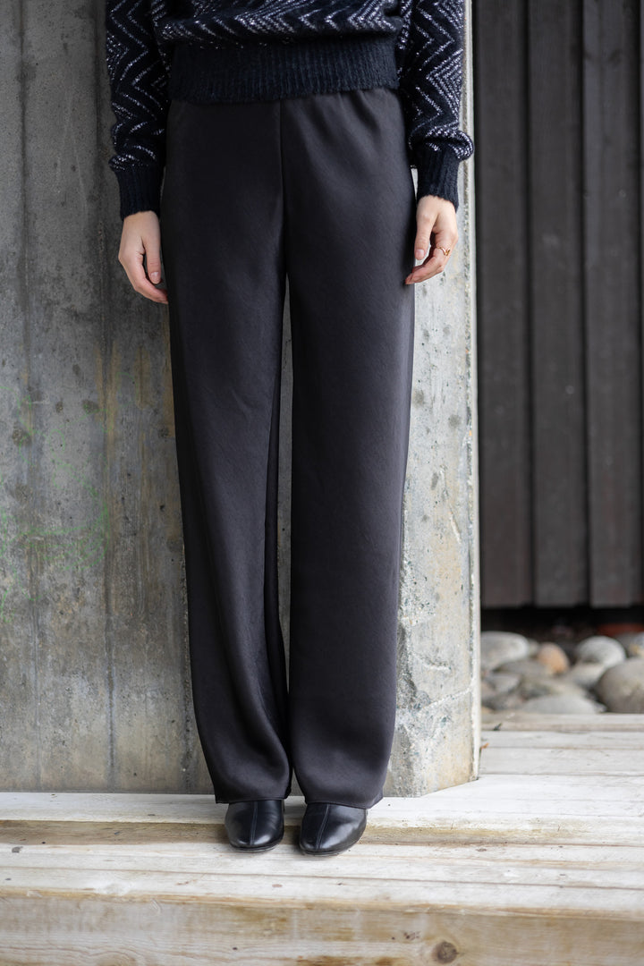 VINCE FLUID BIAS PANT