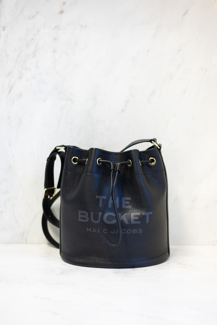 MARC JACOBS THE SHOULDER BUCKET