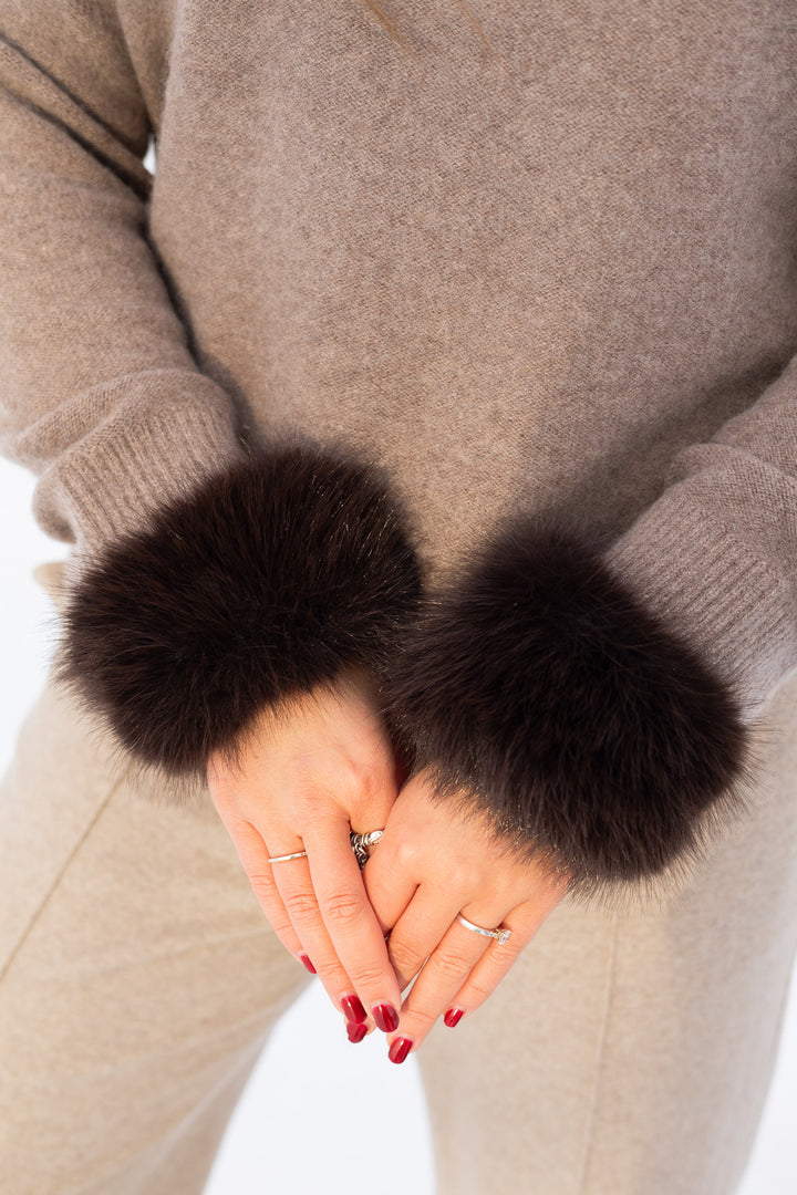 Fuskepels Arm Cuffs Sjokoladebrun