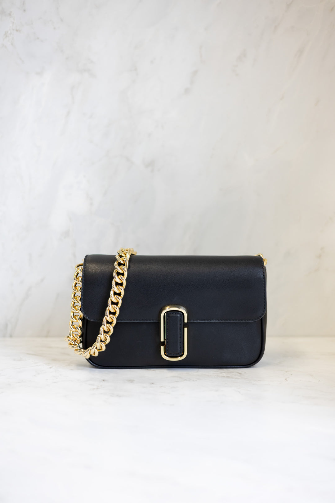 MARC JACOBS THE SOFT SHOULDER BAG