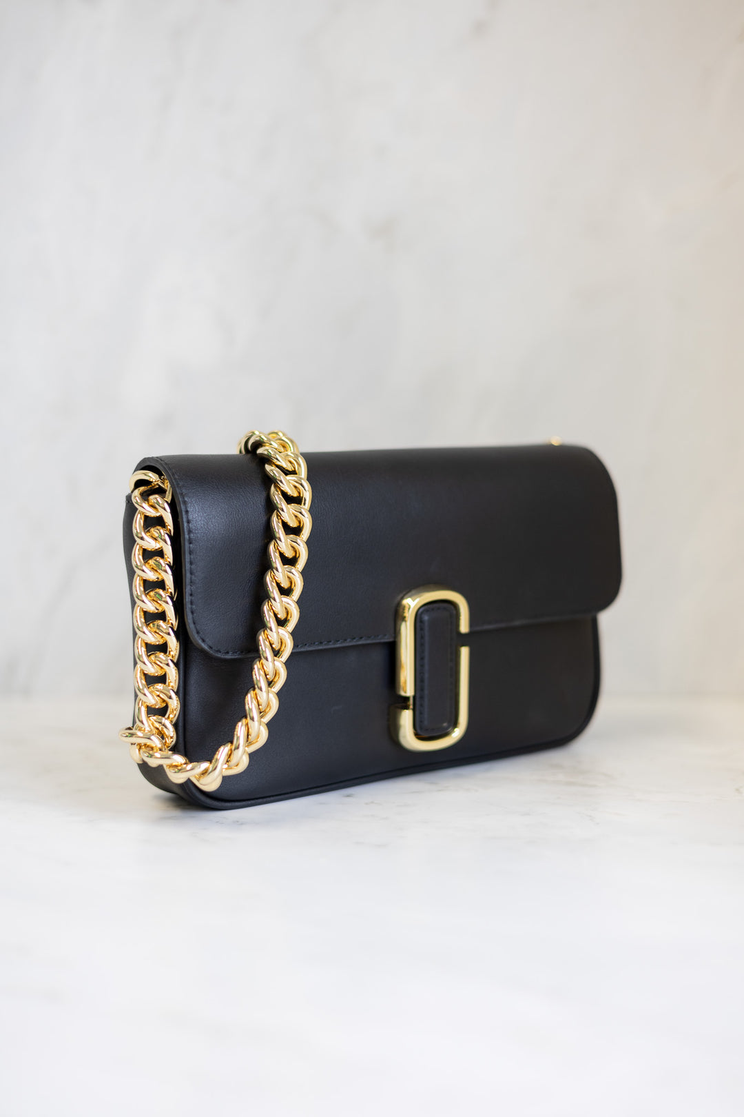 MARC JACOBS THE SOFT SHOULDER BAG