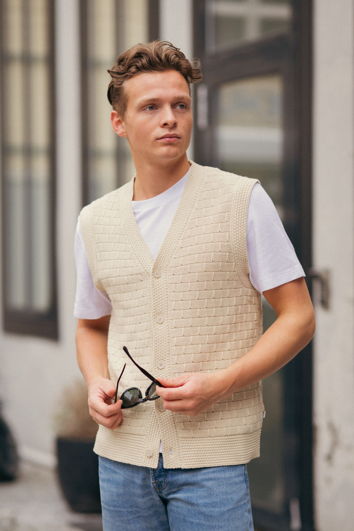 Reece Vest 6600