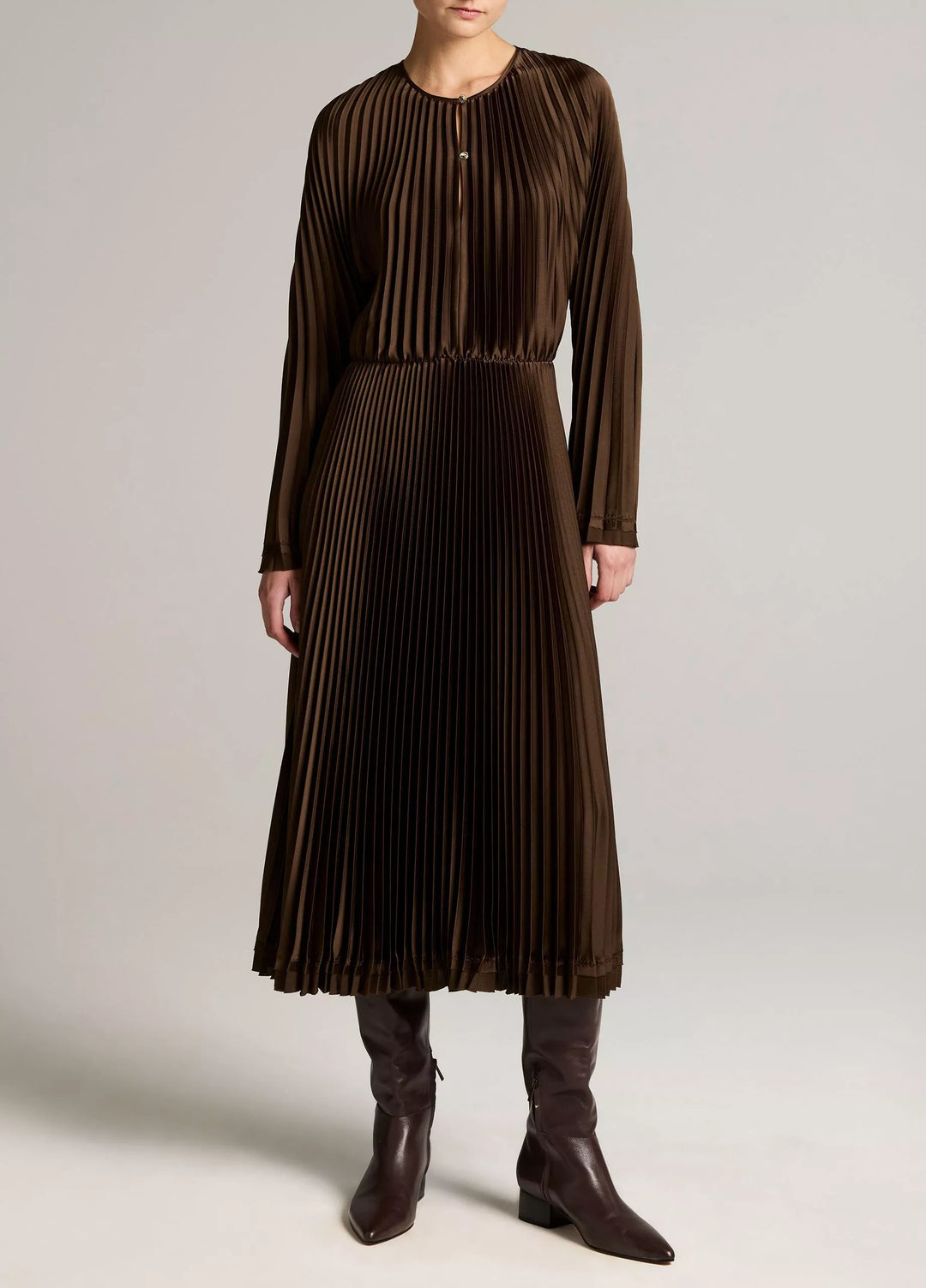 PLEATED L/S DRESS W/ CONTRAST HEM