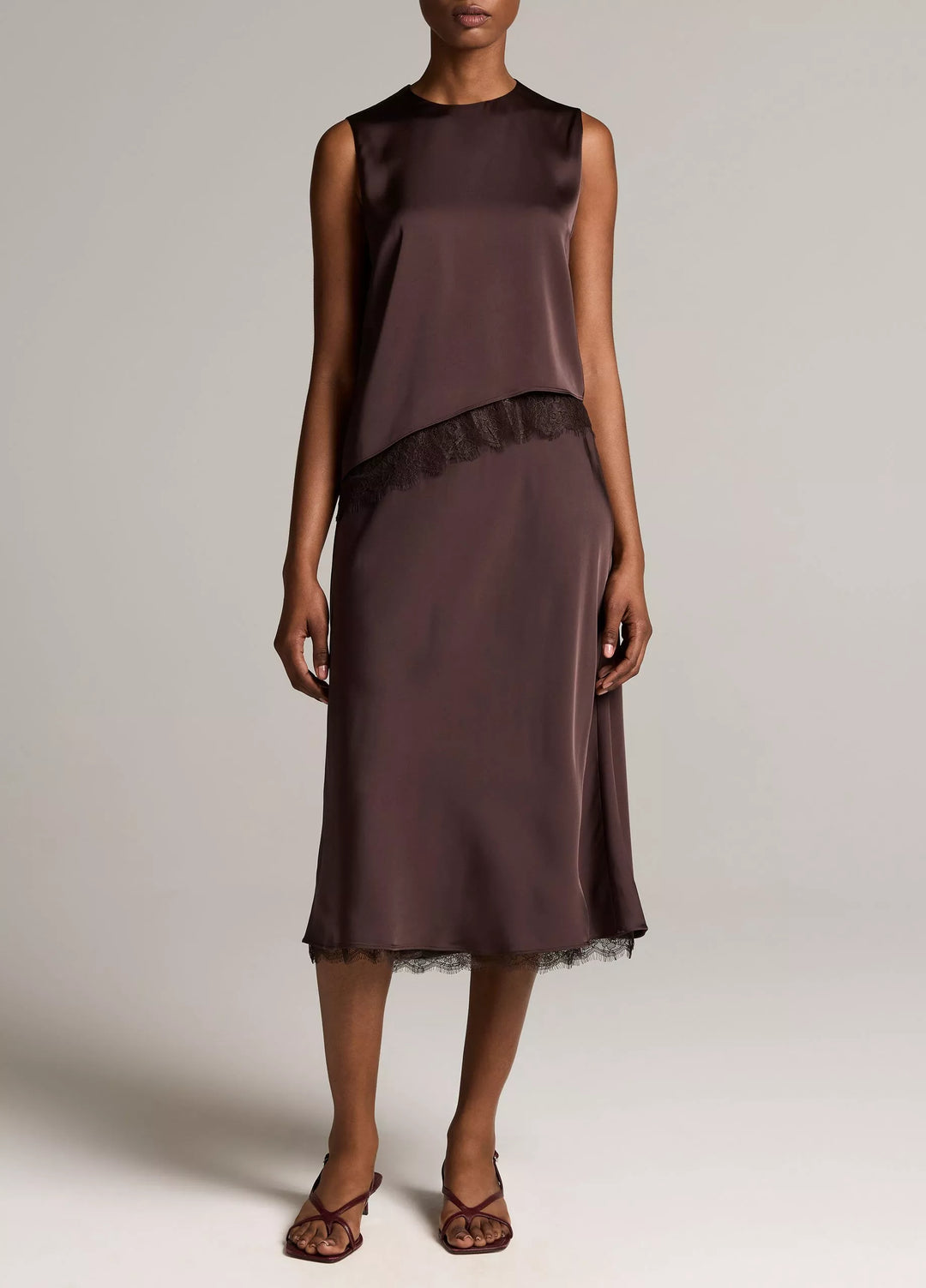 PULL ON SLIP SKIRT W/ LACE TRIM