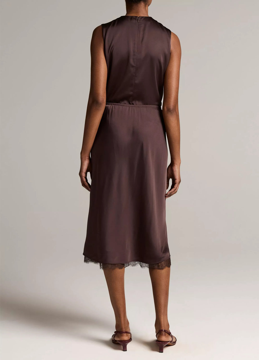 PULL ON SLIP SKIRT W/ LACE TRIM
