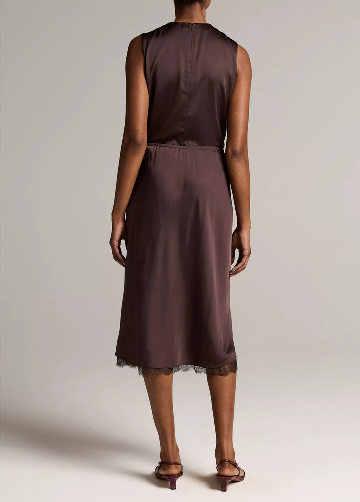 PULL ON SLIP SKIRT W/ LACE TRIM
