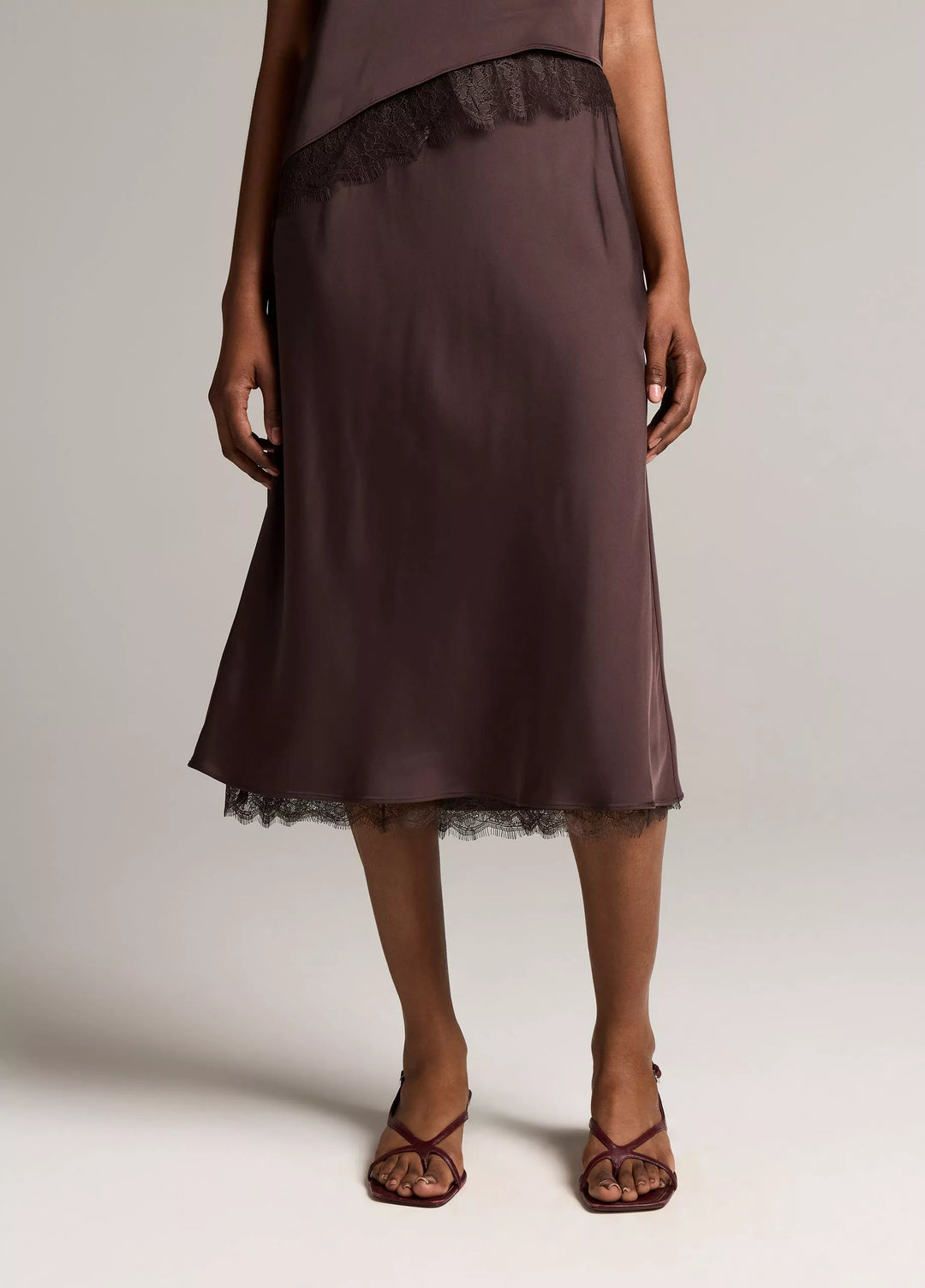 PULL ON SLIP SKIRT W/ LACE TRIM